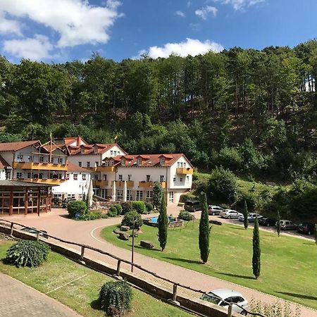 Schlosshotel ลันท์ชตูห์ล ภายนอก รูปภาพ